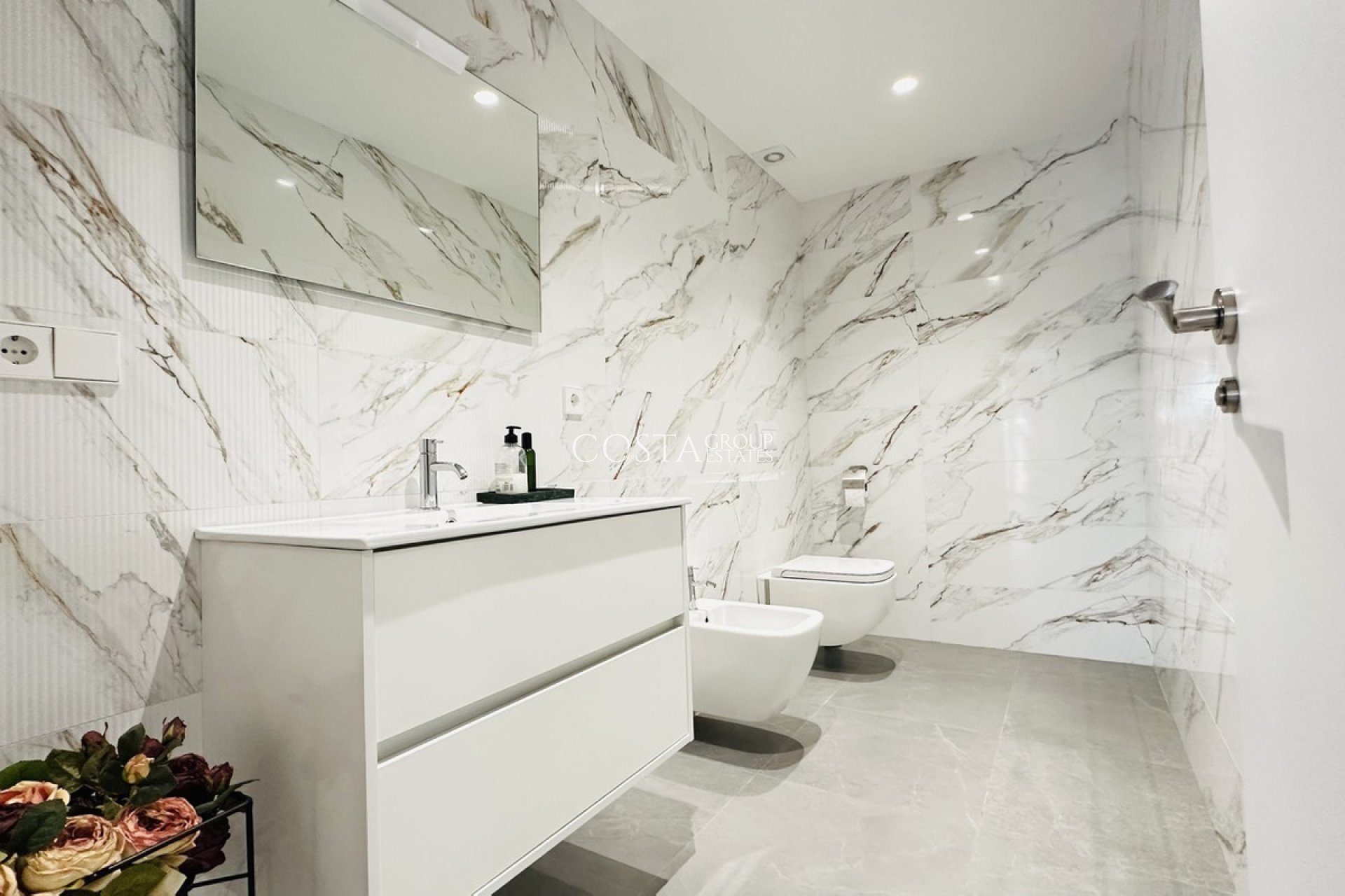 Herverkoop - Villa -
Orihuela Costa - Las Colinas Golf