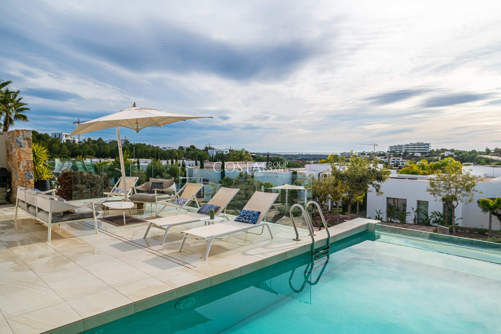 Herverkoop - Villa -
Orihuela Costa - Las Colinas Golf