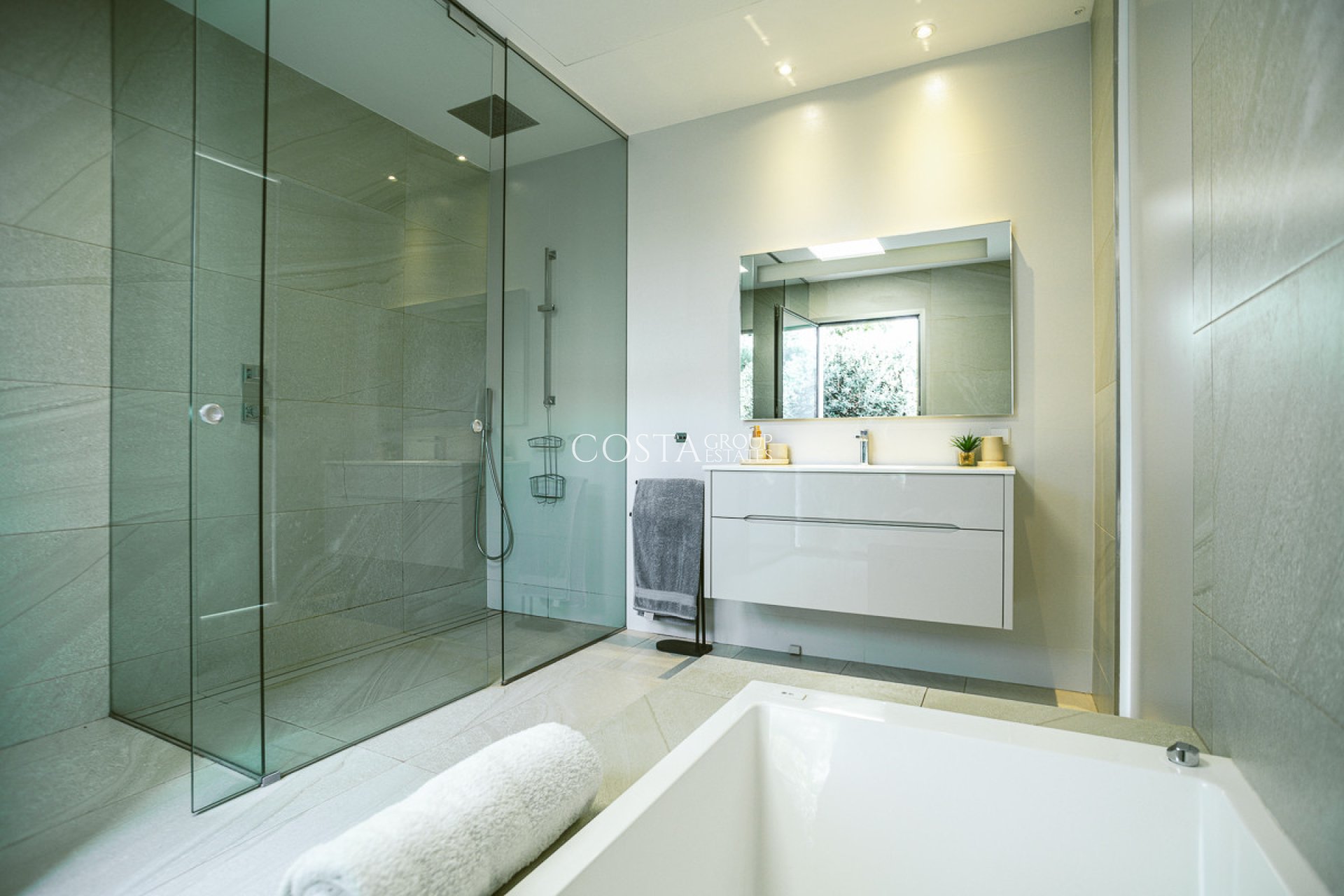 Herverkoop - Villa -
Orihuela Costa - Las Colinas Golf