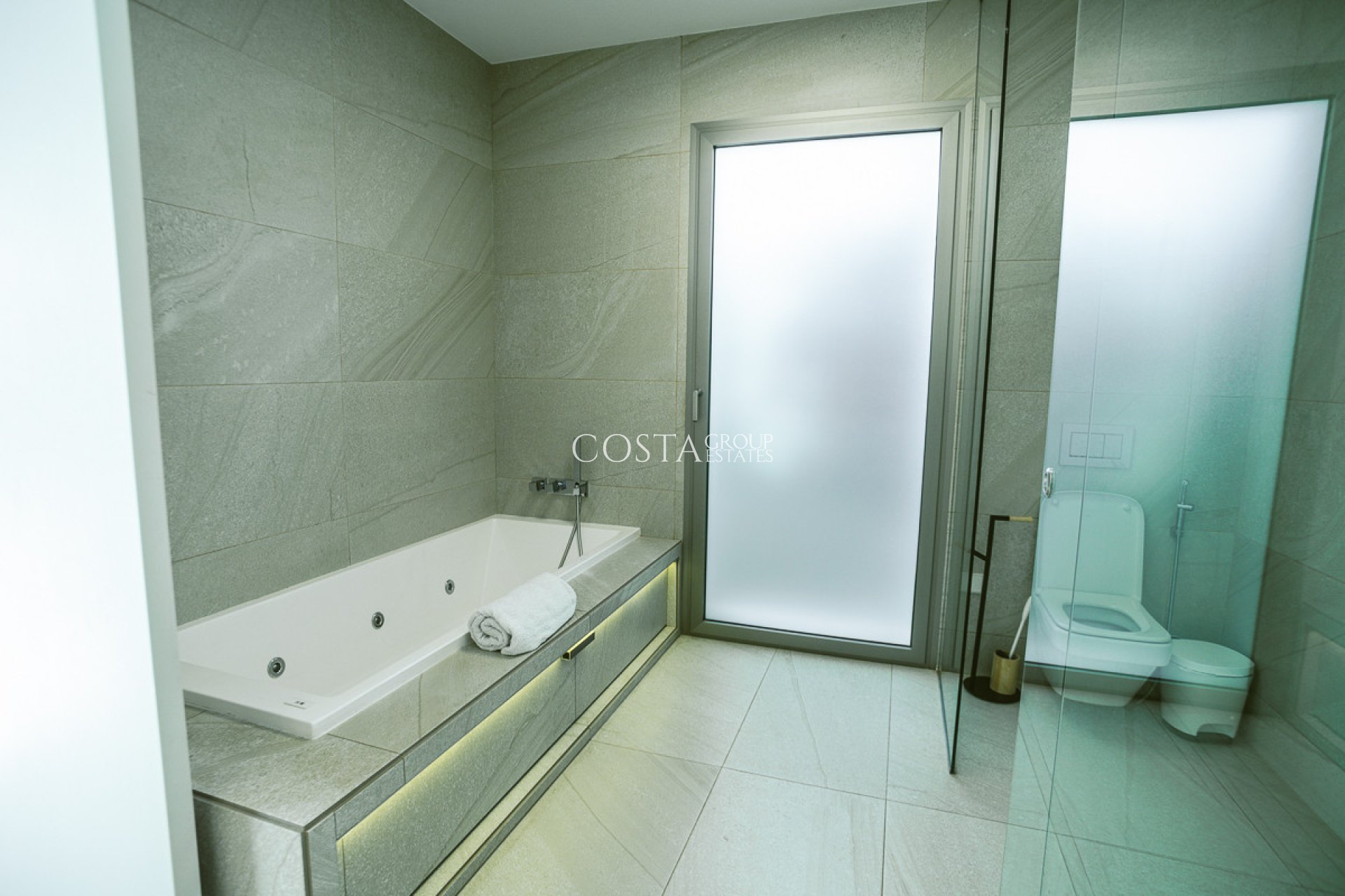 Herverkoop - Villa -
Orihuela Costa - Las Colinas Golf