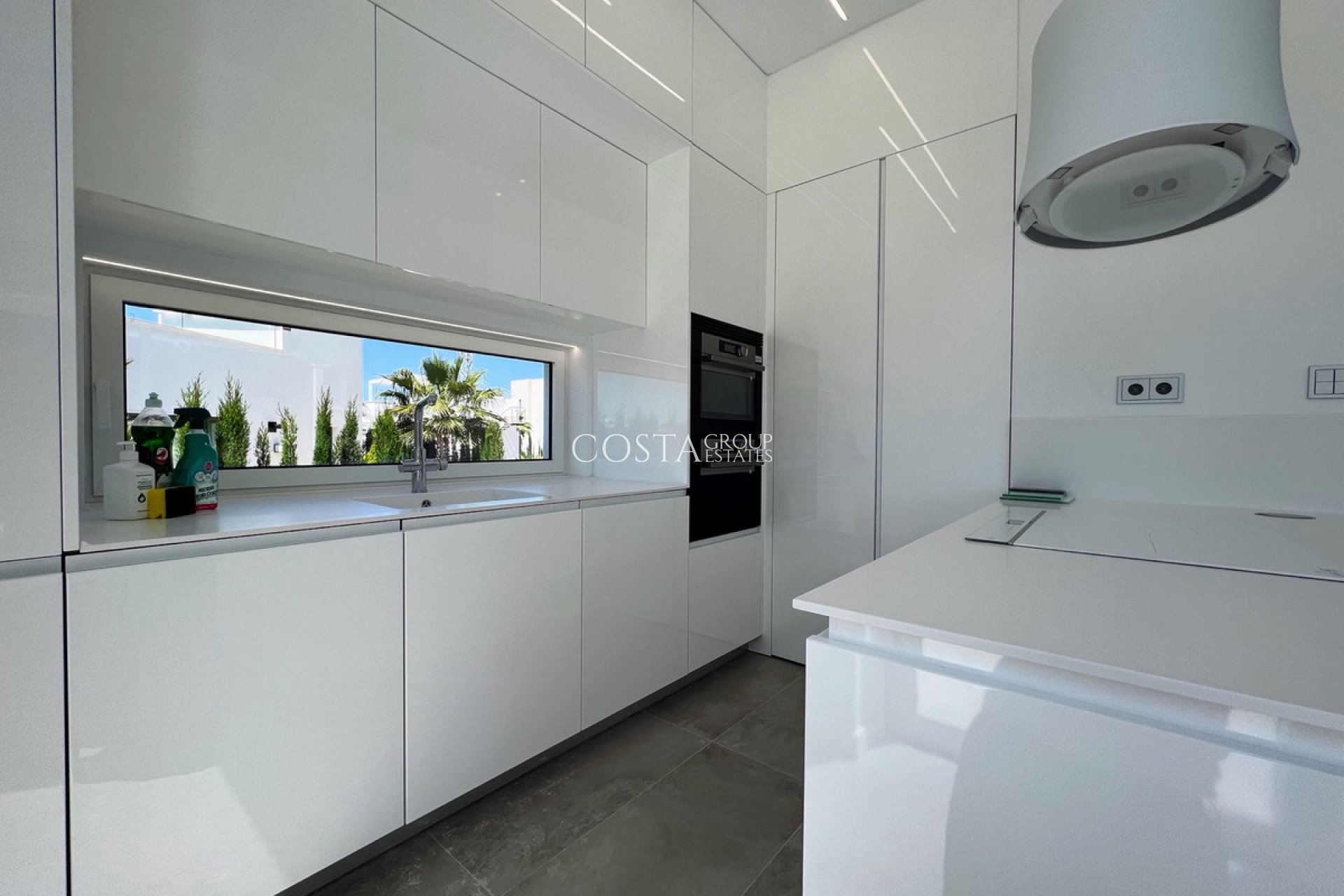 Herverkoop - Villa -
Orihuela Costa - Las Colinas Golf