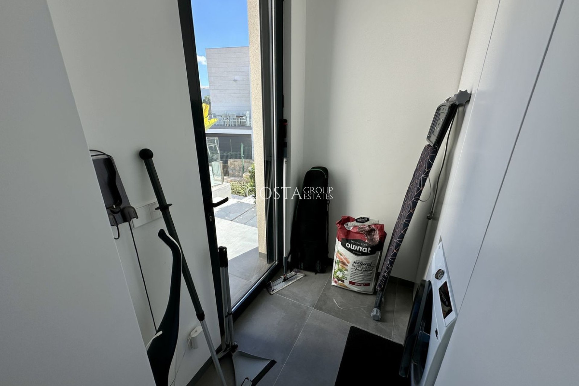 Herverkoop - Villa -
Orihuela Costa - Las Colinas Golf