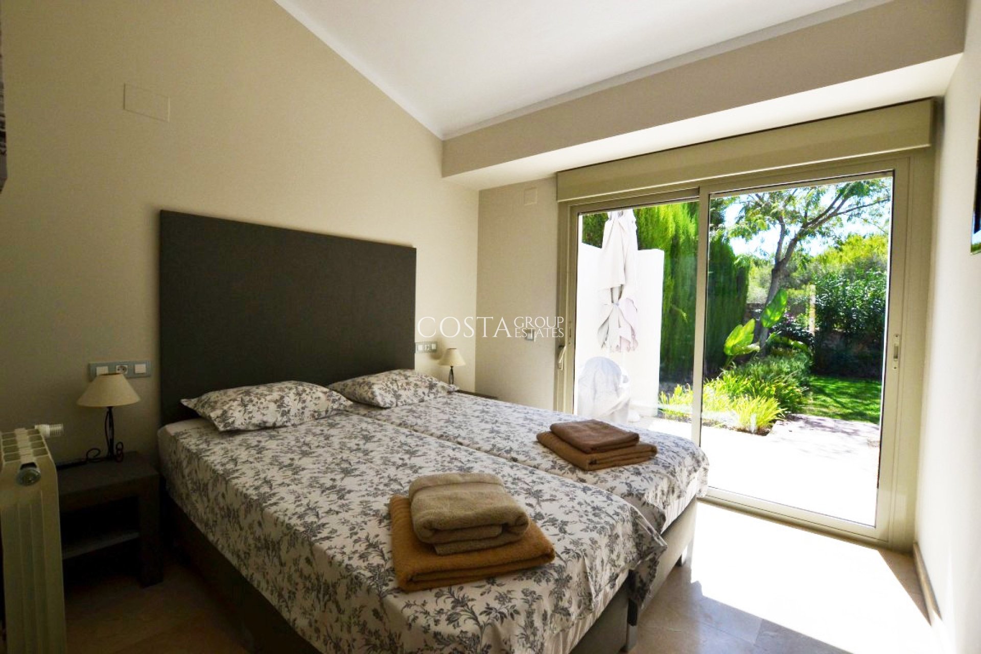 Herverkoop - Villa -
Orihuela Costa - Las Colinas Golf