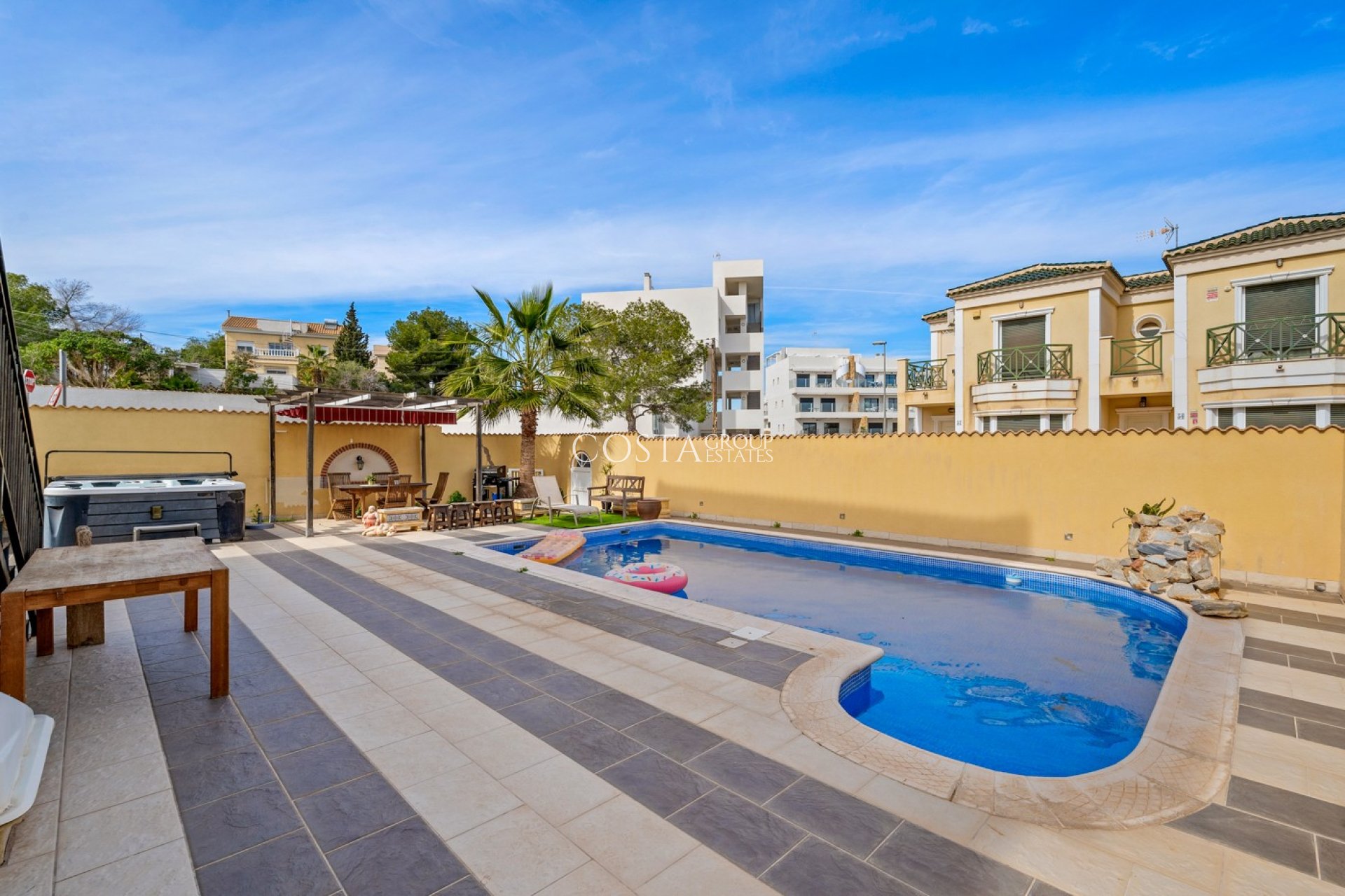 Herverkoop - Villa -
Orihuela Costa - Las Filipinas