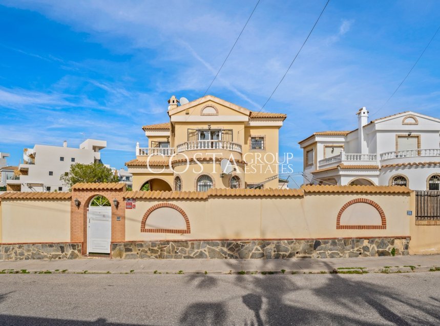 Herverkoop - Villa -
Orihuela Costa - Las Filipinas