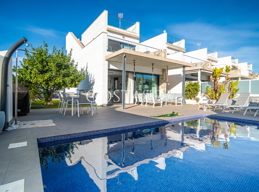 Herverkoop - Villa -
Orihuela Costa - Lomas De Cabo Roig