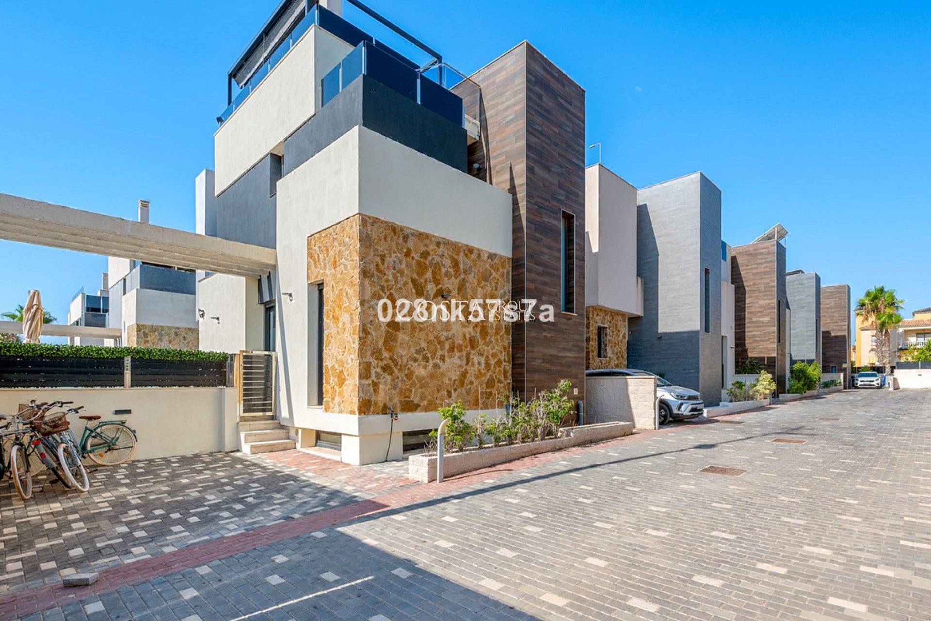 Herverkoop - Villa -
Orihuela Costa - Lomas de Cabo Roig