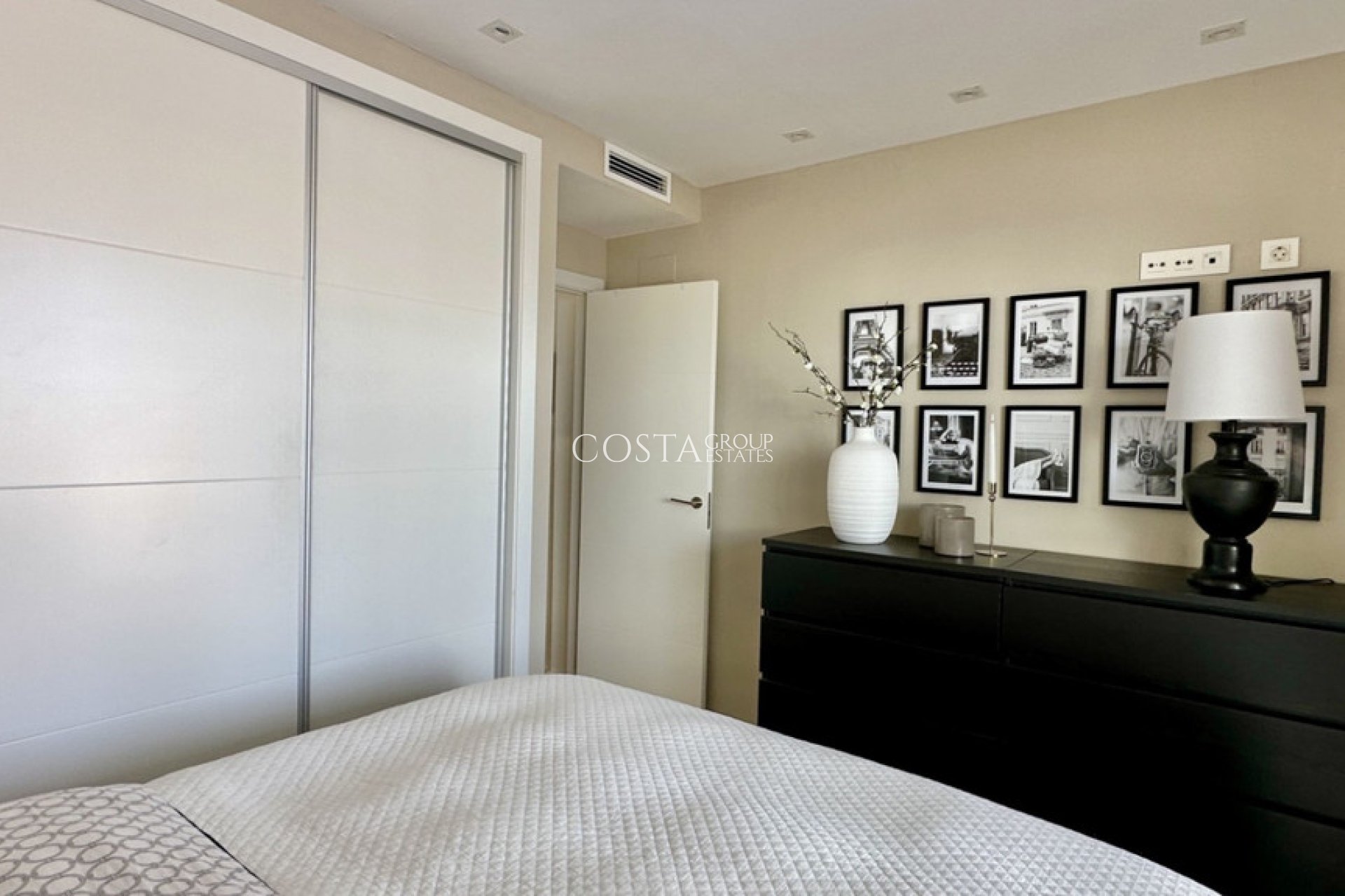 Herverkoop - Villa -
Orihuela Costa - Lomas de Cabo Roig