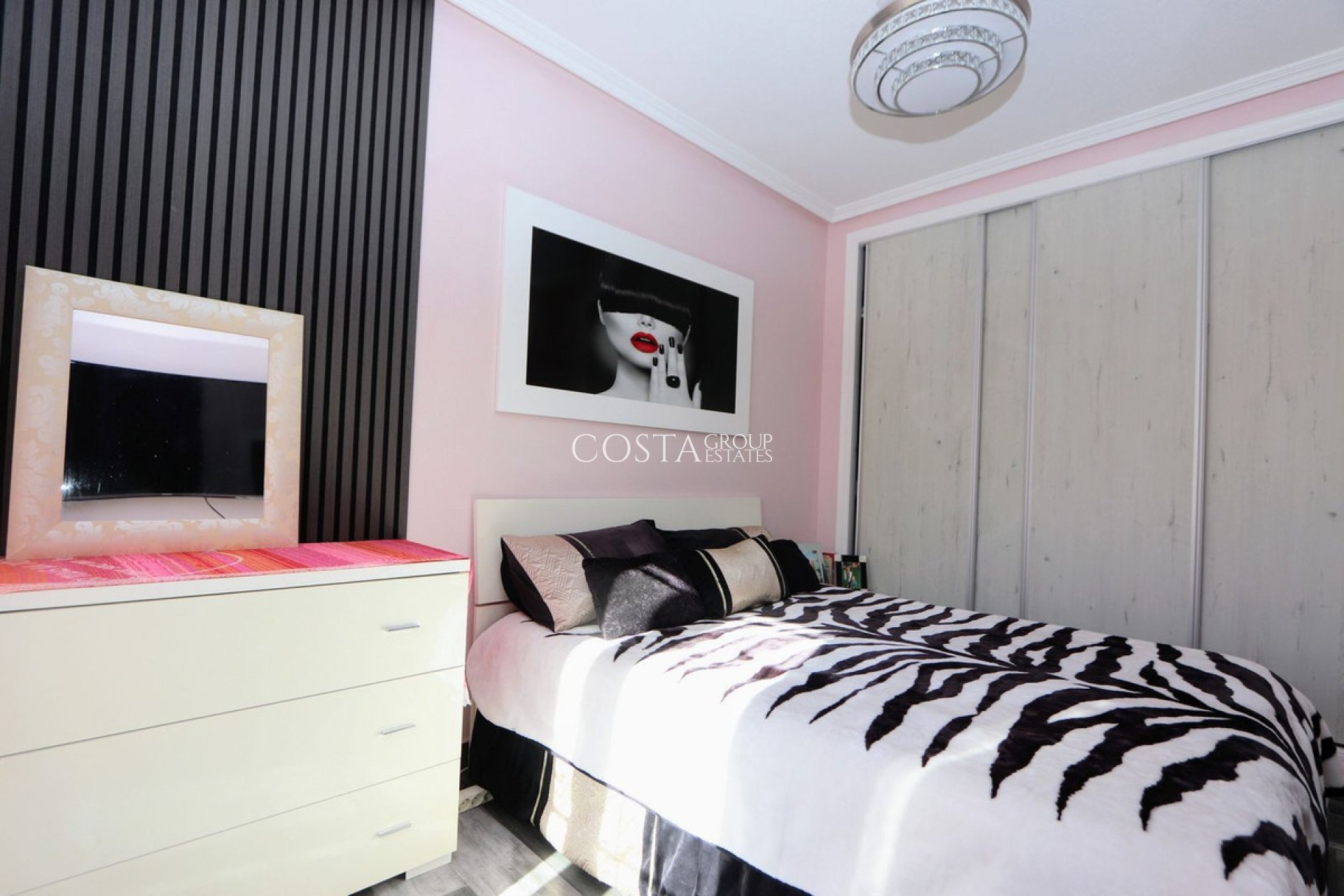 Herverkoop - Villa -
Orihuela Costa - Lomas de Cabo Roig