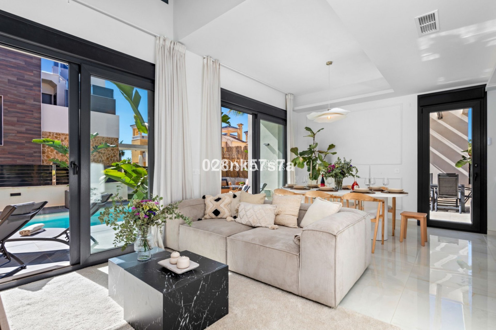 Herverkoop - Villa -
Orihuela Costa - Lomas De Campoamor