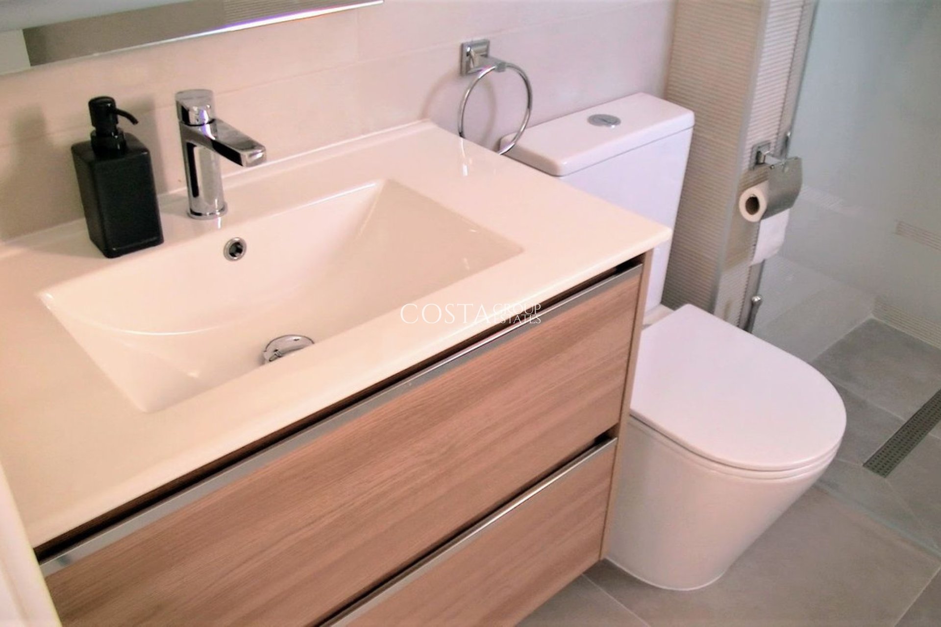 Herverkoop - Villa -
Orihuela Costa - Los Balcones