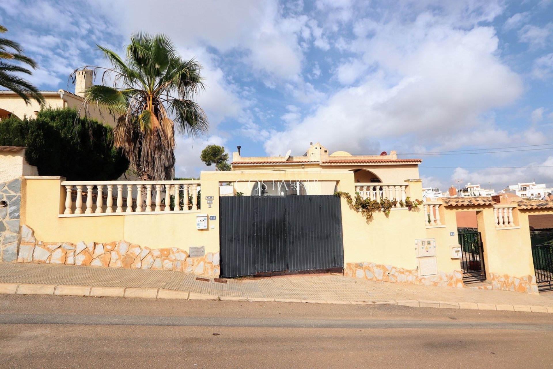 Herverkoop - Villa -
Orihuela Costa - Los Balcones