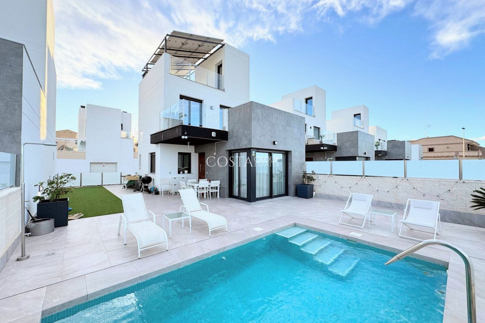 Herverkoop - Villa -
Orihuela Costa - Los Balcones