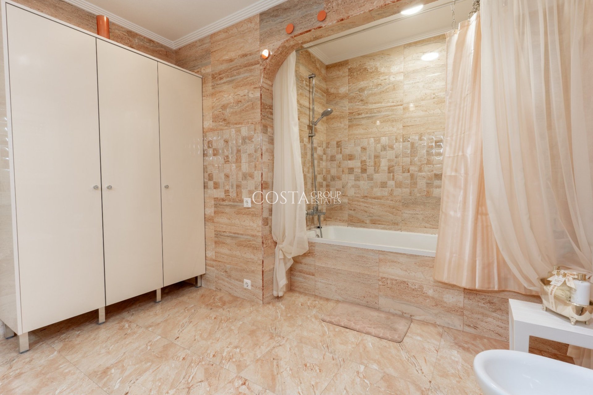 Herverkoop - Villa -
Orihuela Costa - Los Balcones