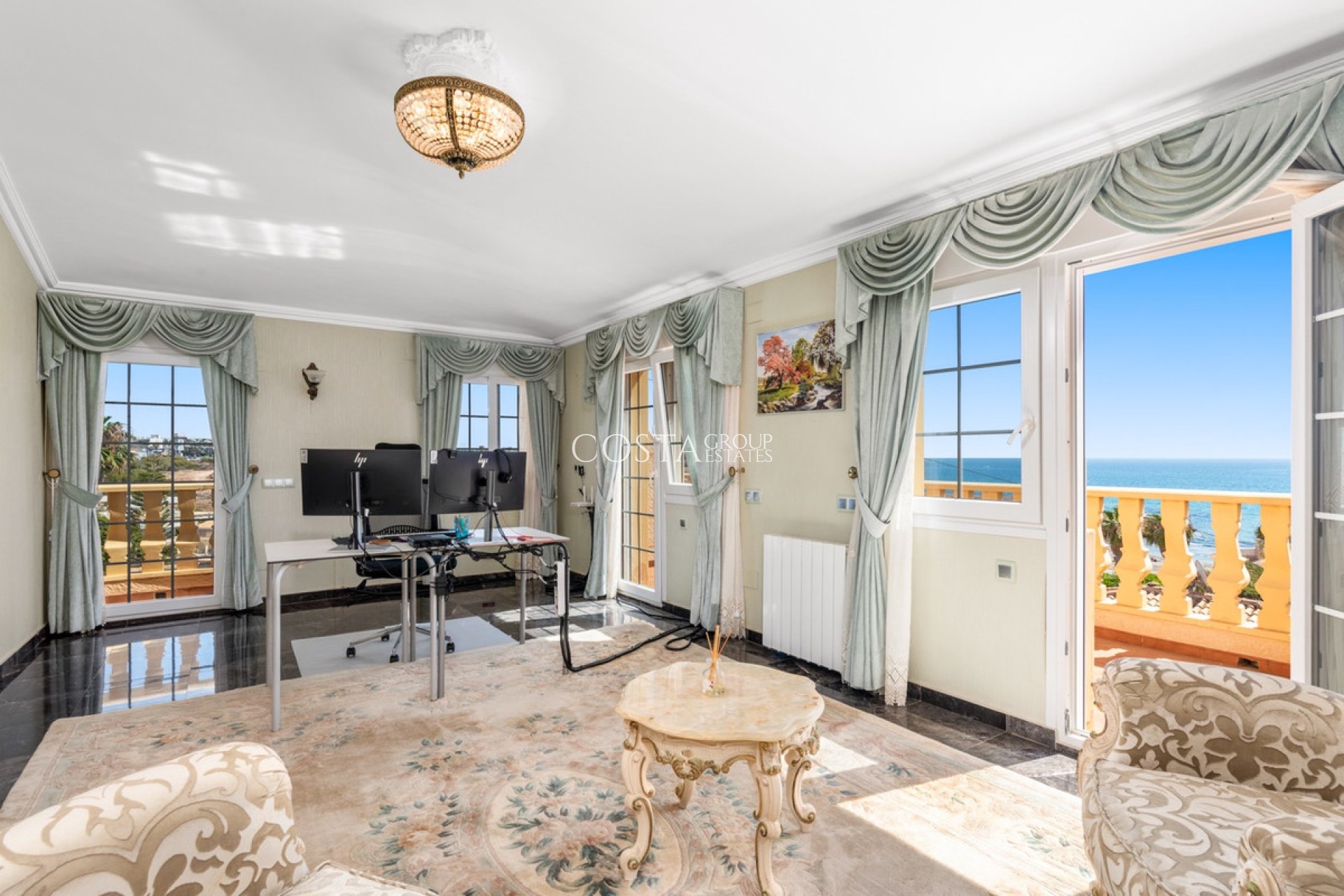 Herverkoop - Villa -
Orihuela Costa - Playa Flamenca