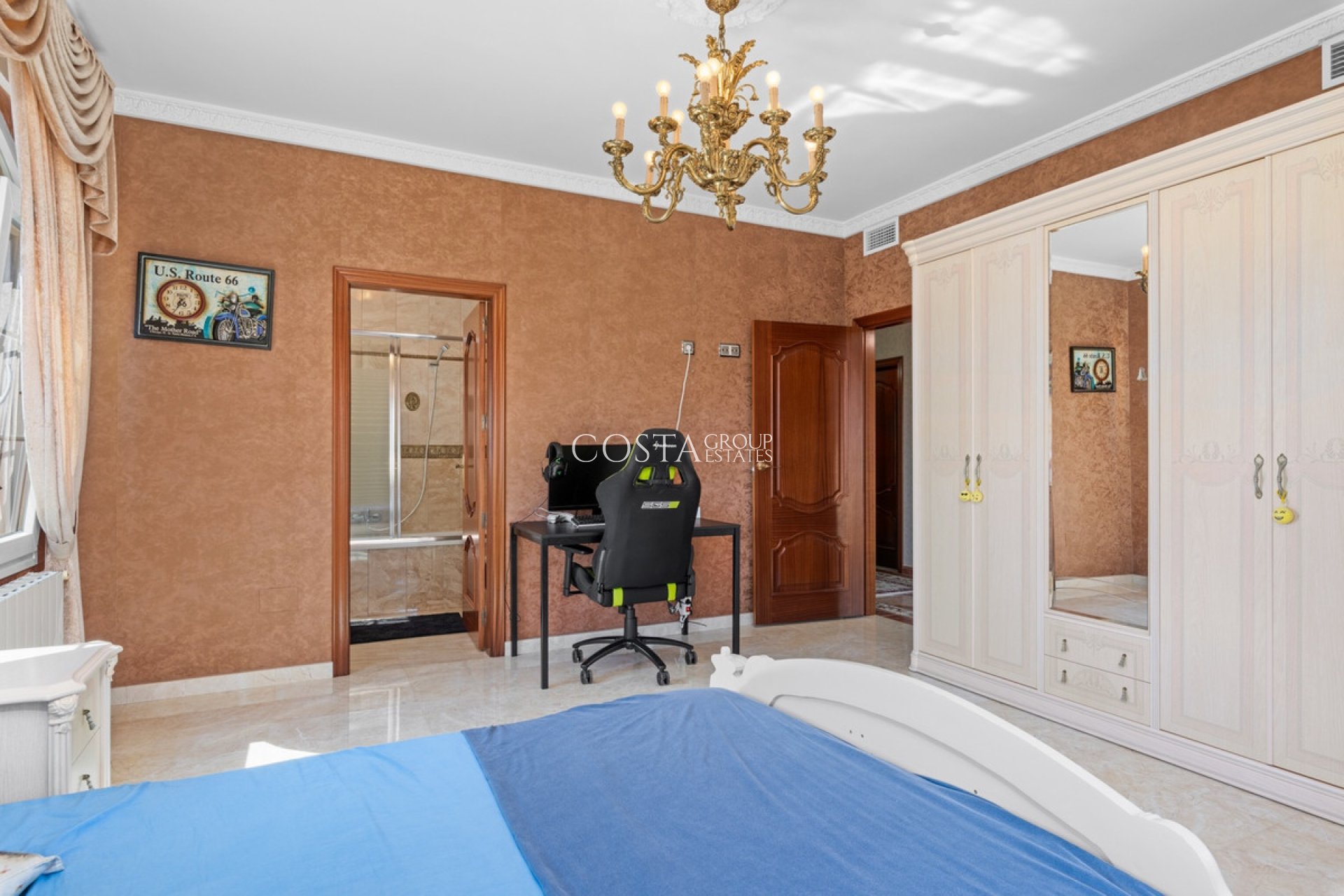 Herverkoop - Villa -
Orihuela Costa - Playa Flamenca