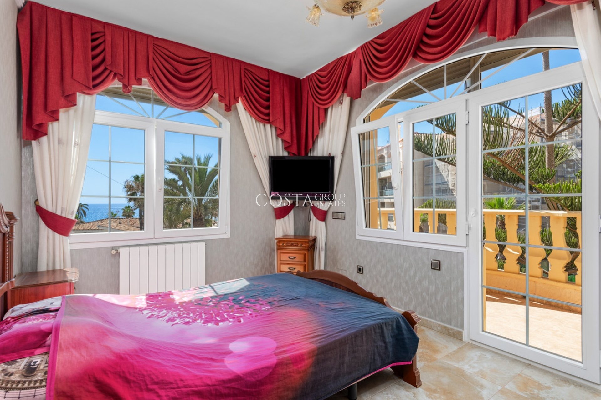 Herverkoop - Villa -
Orihuela Costa - Playa Flamenca