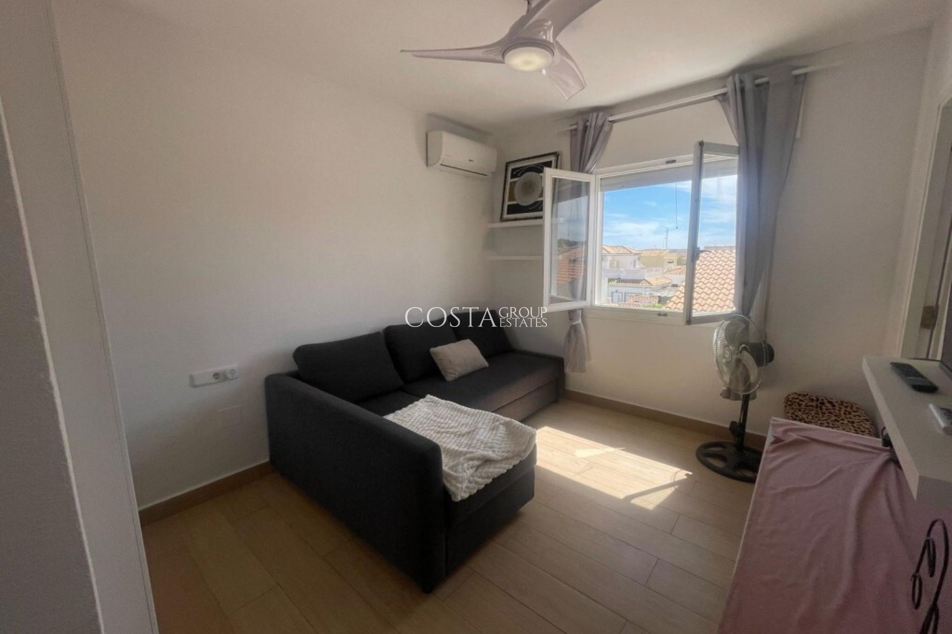 Herverkoop - Villa -
Orihuela Costa - Playa Flamenca