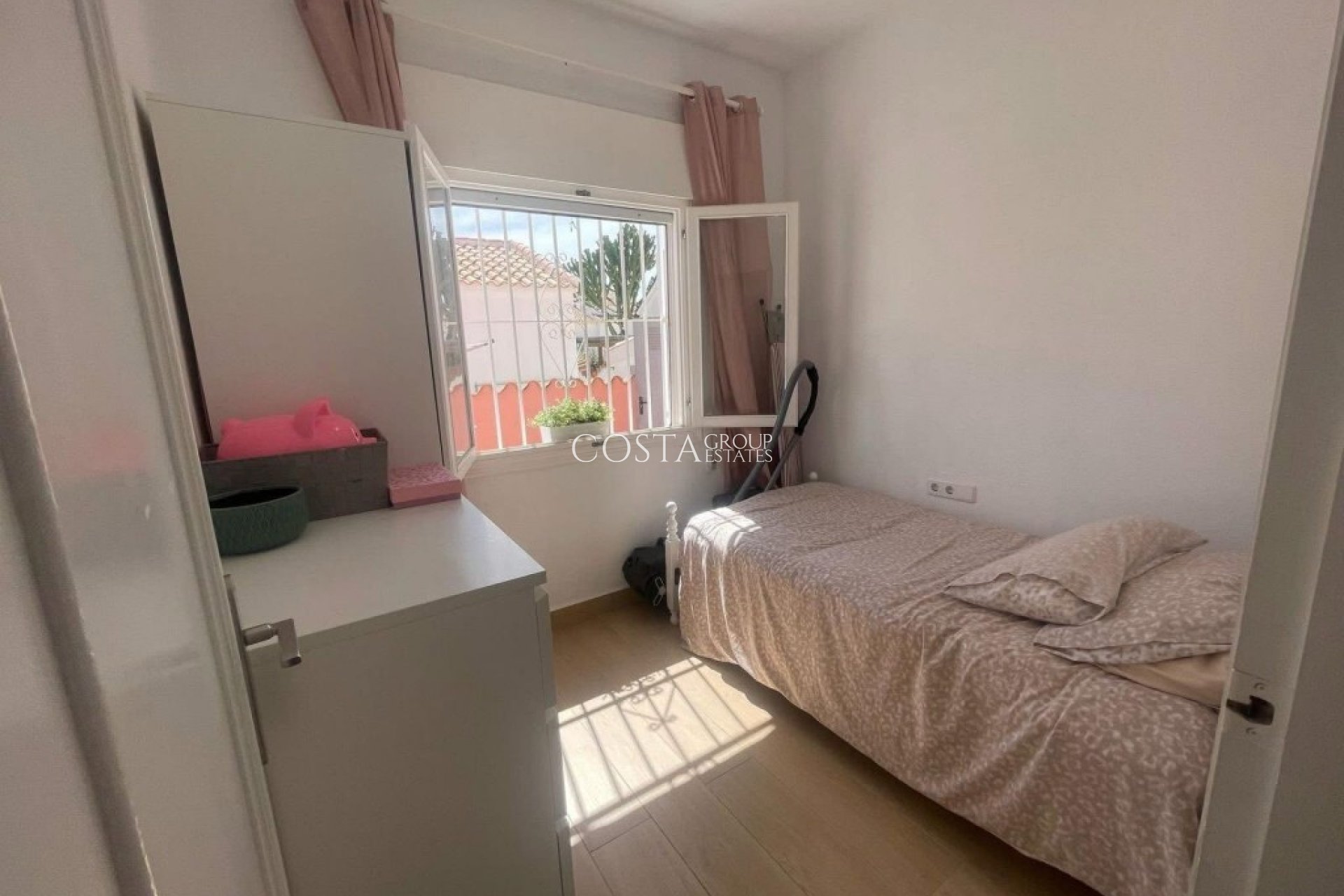 Herverkoop - Villa -
Orihuela Costa - Playa Flamenca