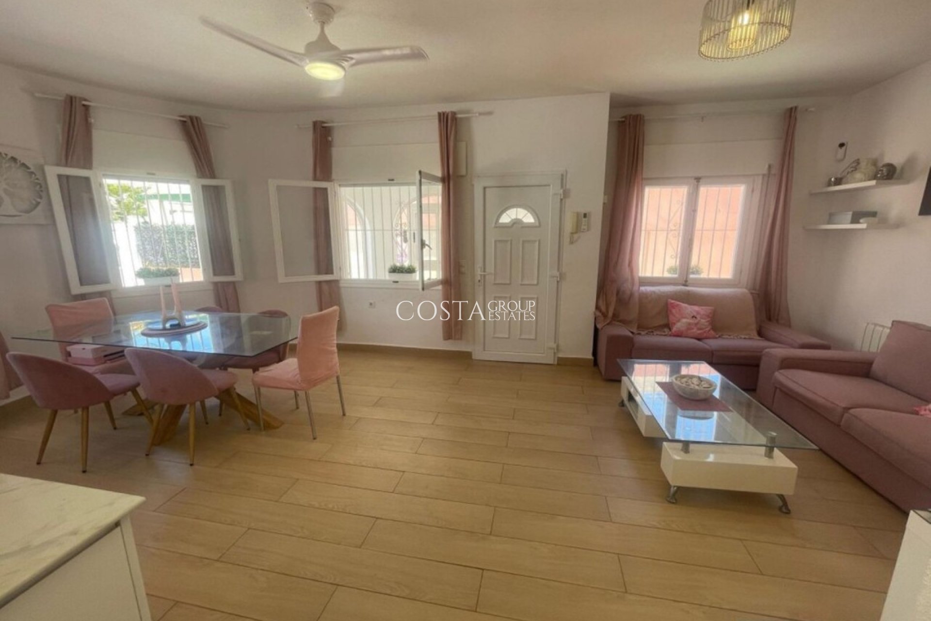 Herverkoop - Villa -
Orihuela Costa - Playa Flamenca