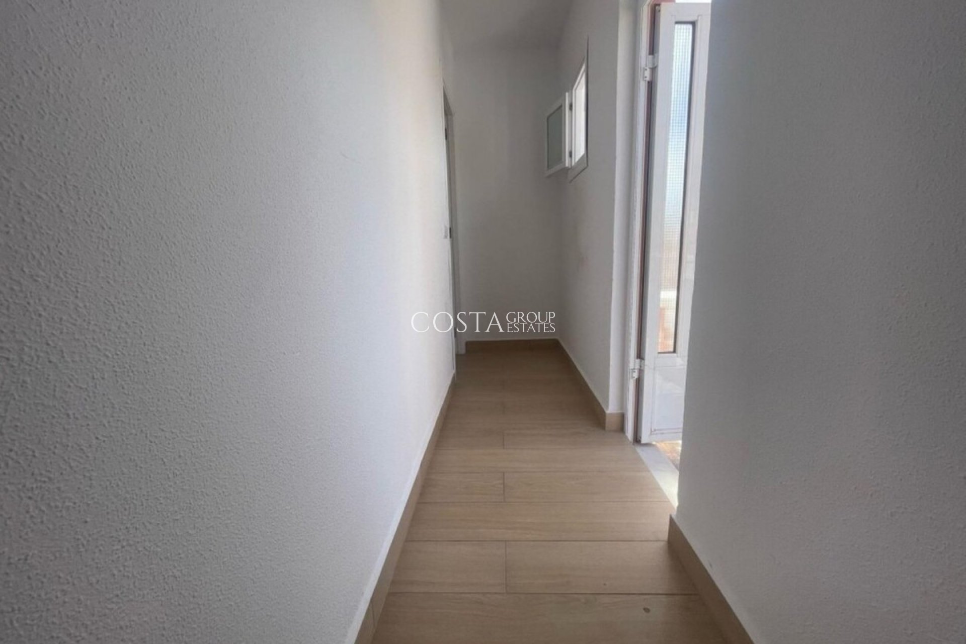 Herverkoop - Villa -
Orihuela Costa - Playa Flamenca