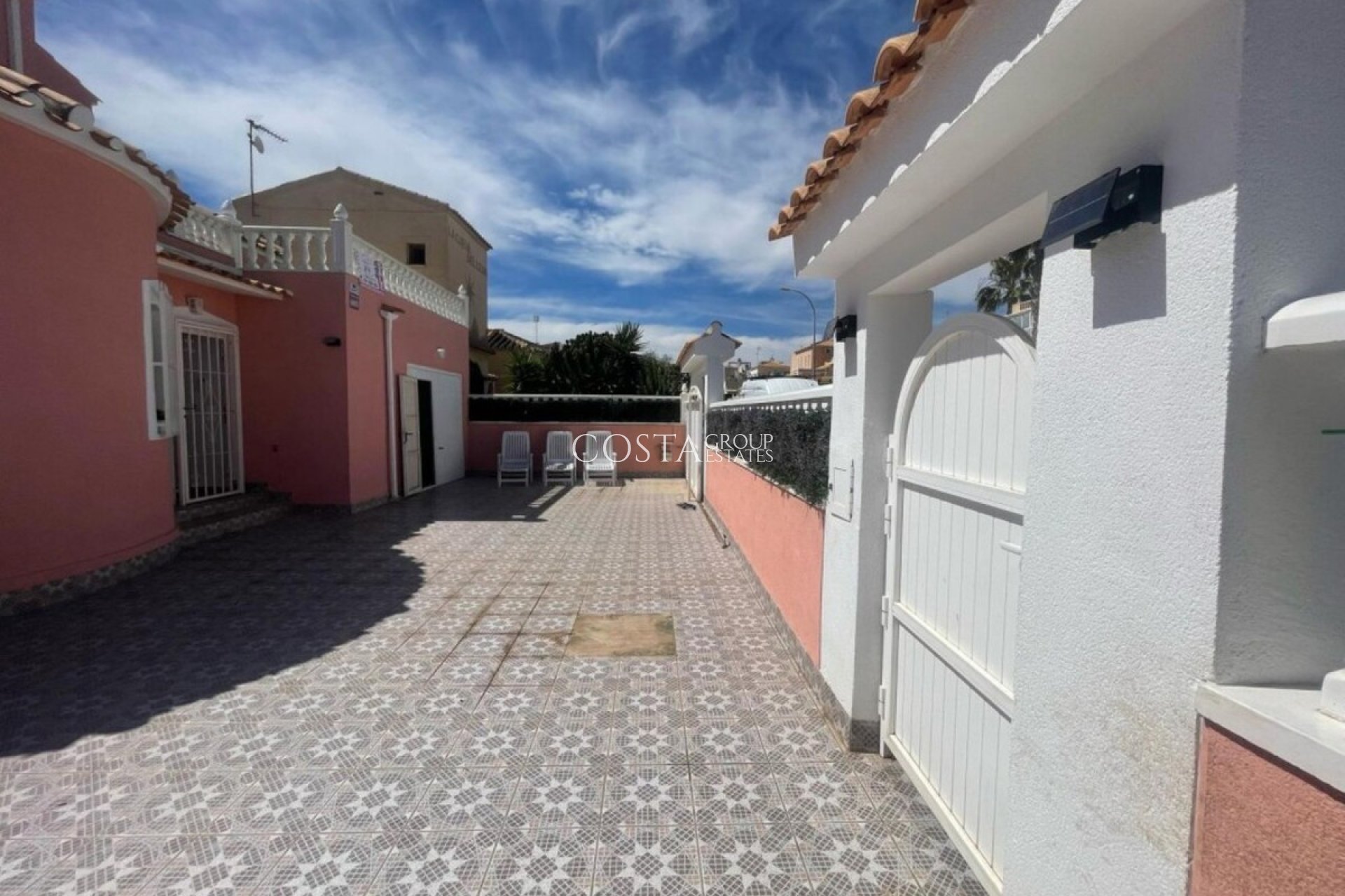 Herverkoop - Villa -
Orihuela Costa - Playa Flamenca