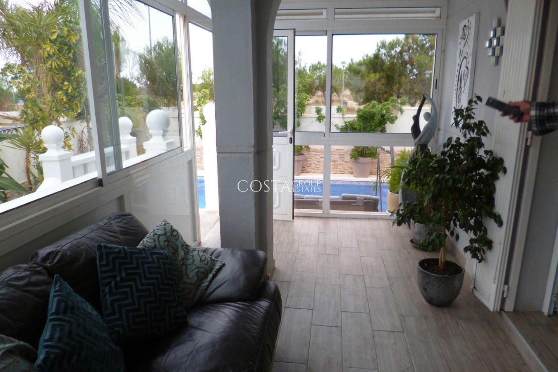 Herverkoop - Villa -
Orihuela Costa - Playa Flamenca