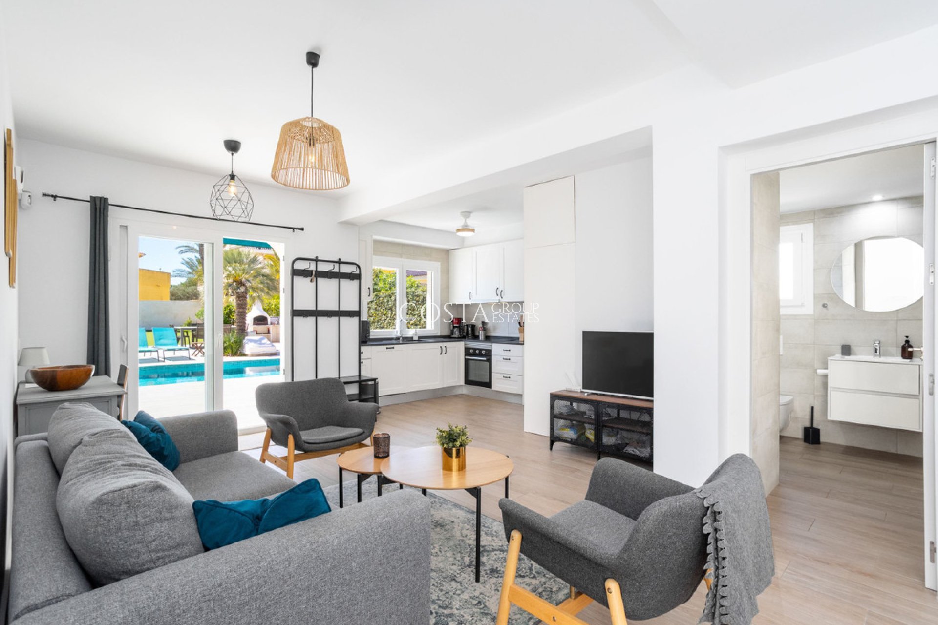 Herverkoop - Villa -
Orihuela Costa - Playa Flamenca