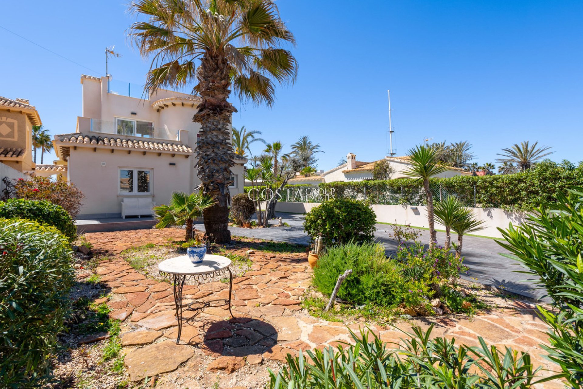 Herverkoop - Villa -
Orihuela Costa - Playa Flamenca