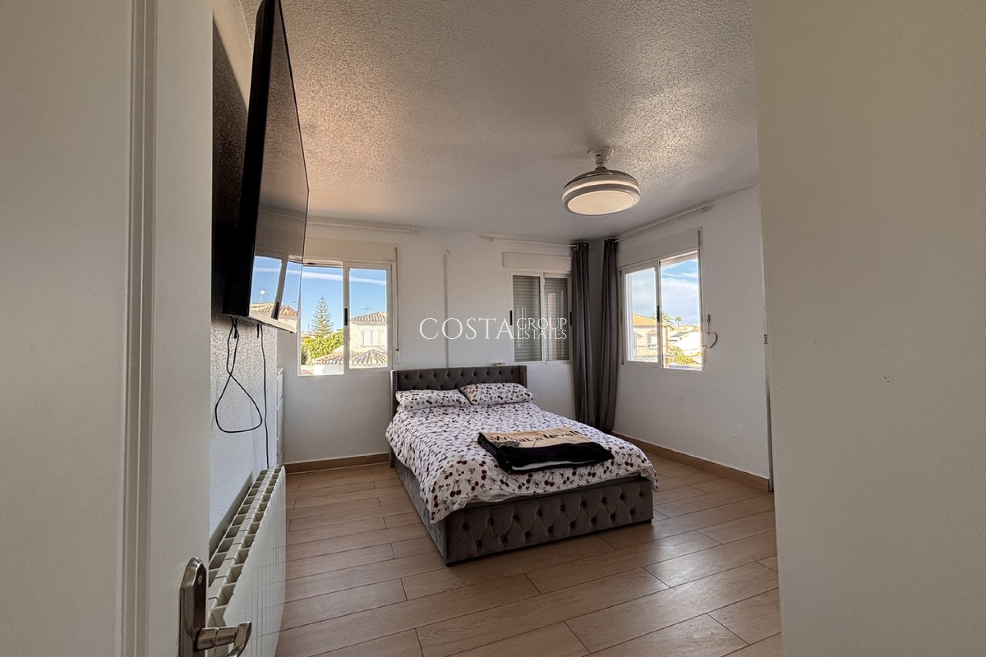 Herverkoop - Villa -
Orihuela Costa - Playa Flamenca