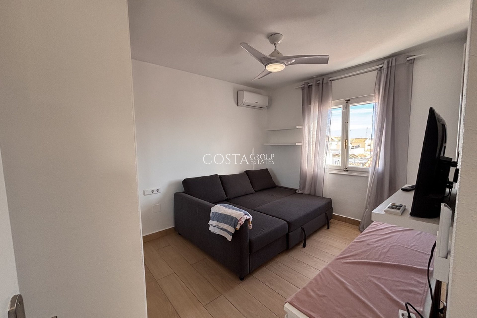 Herverkoop - Villa -
Orihuela Costa - Playa Flamenca