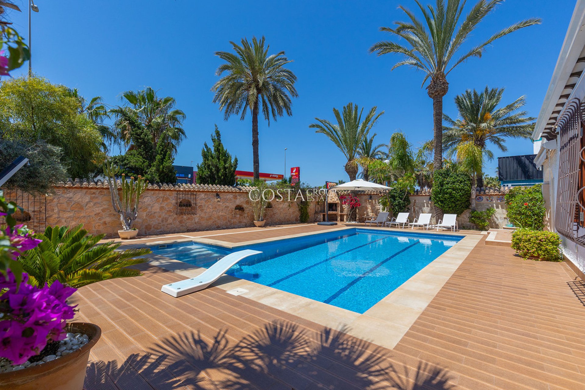Herverkoop - Villa -
Orihuela Costa - Punta Prima