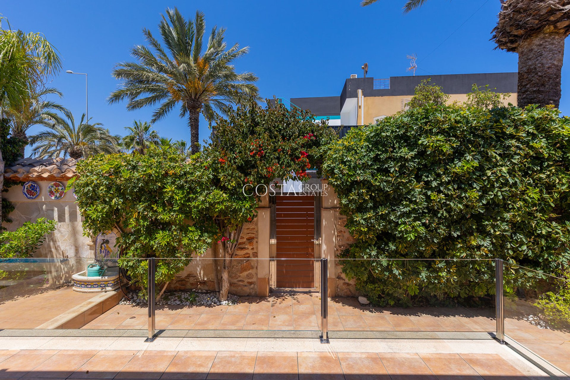 Herverkoop - Villa -
Orihuela Costa - Punta Prima
