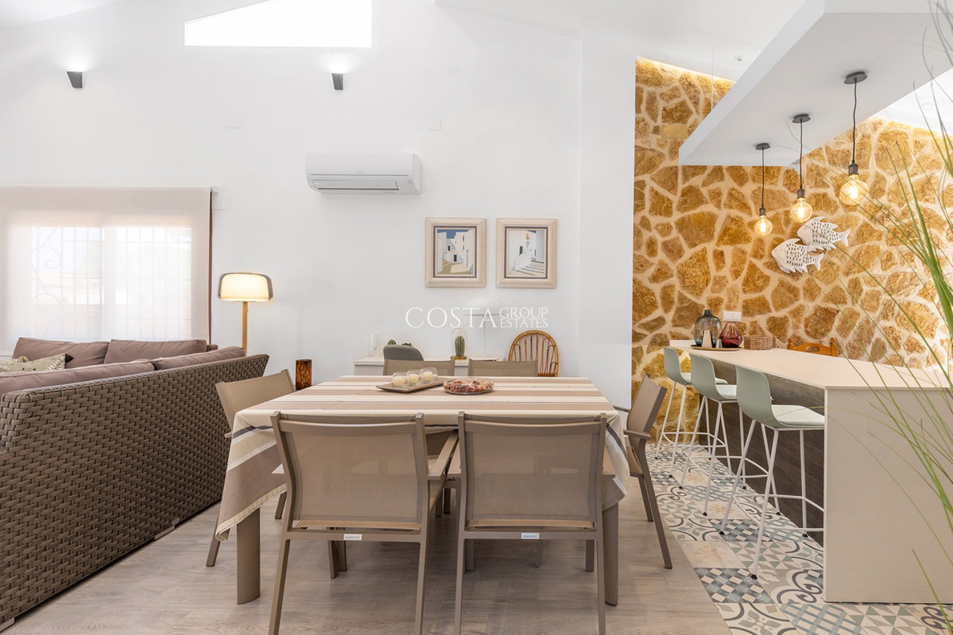 Herverkoop - Villa -
Orihuela Costa - Punta Prima