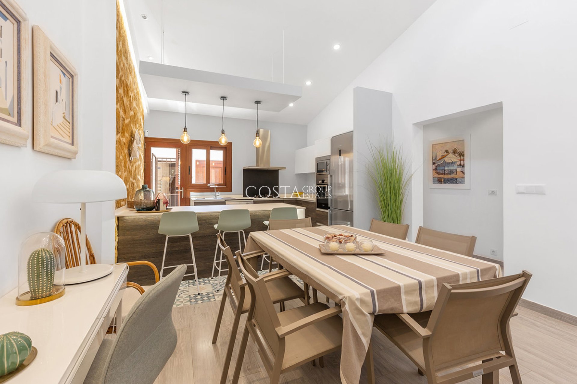 Herverkoop - Villa -
Orihuela Costa - Punta Prima