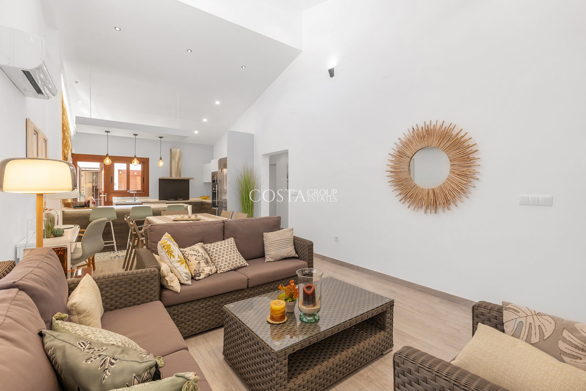 Herverkoop - Villa -
Orihuela Costa - Punta Prima