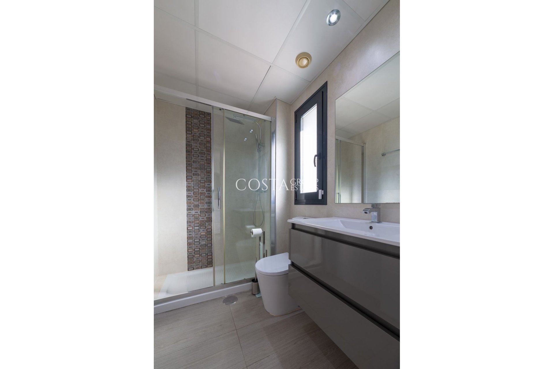 Herverkoop - Villa -
Orihuela Costa - Punta Prima