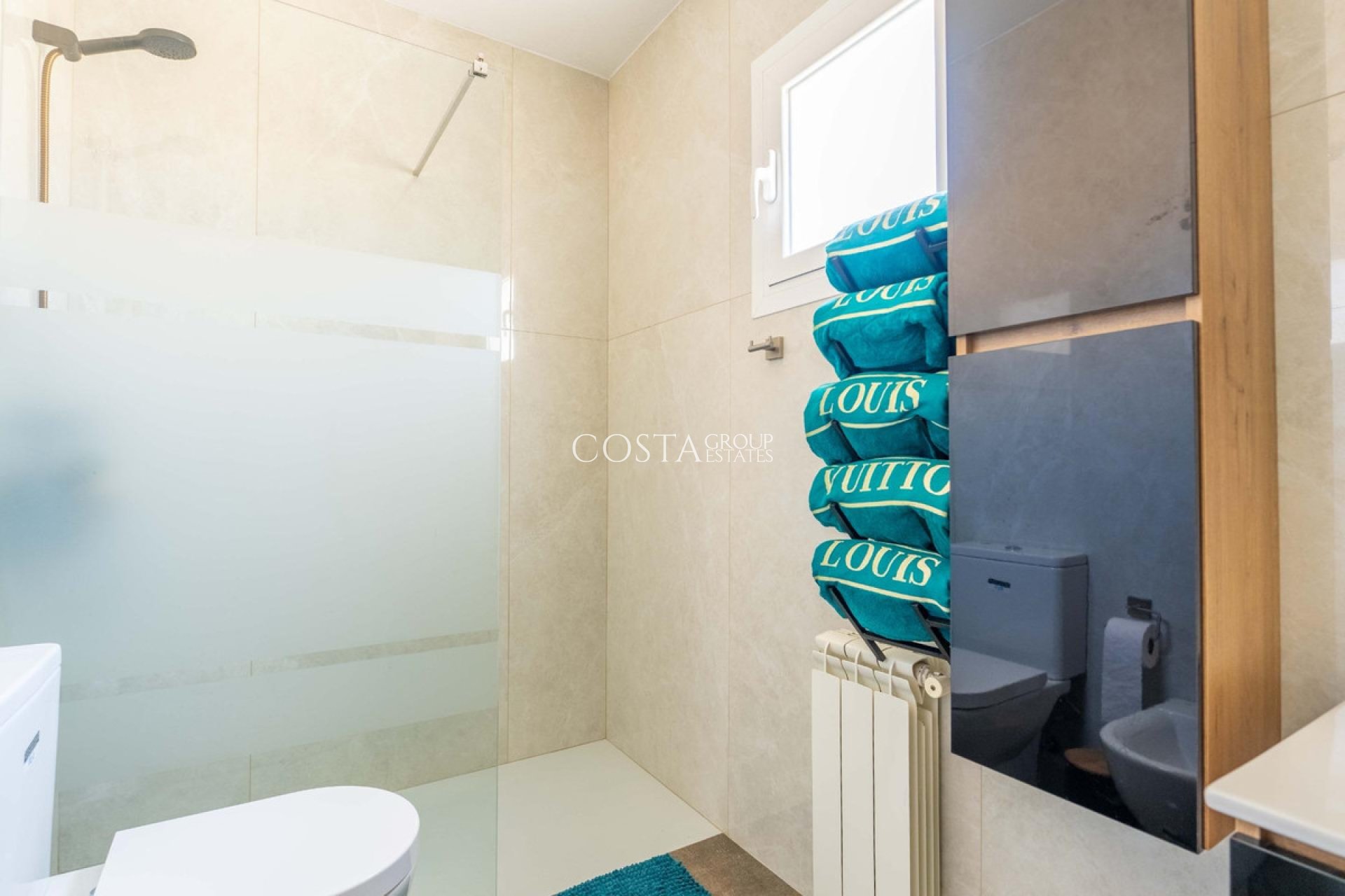 Herverkoop - Villa -
Orihuela Costa - Punta Prima