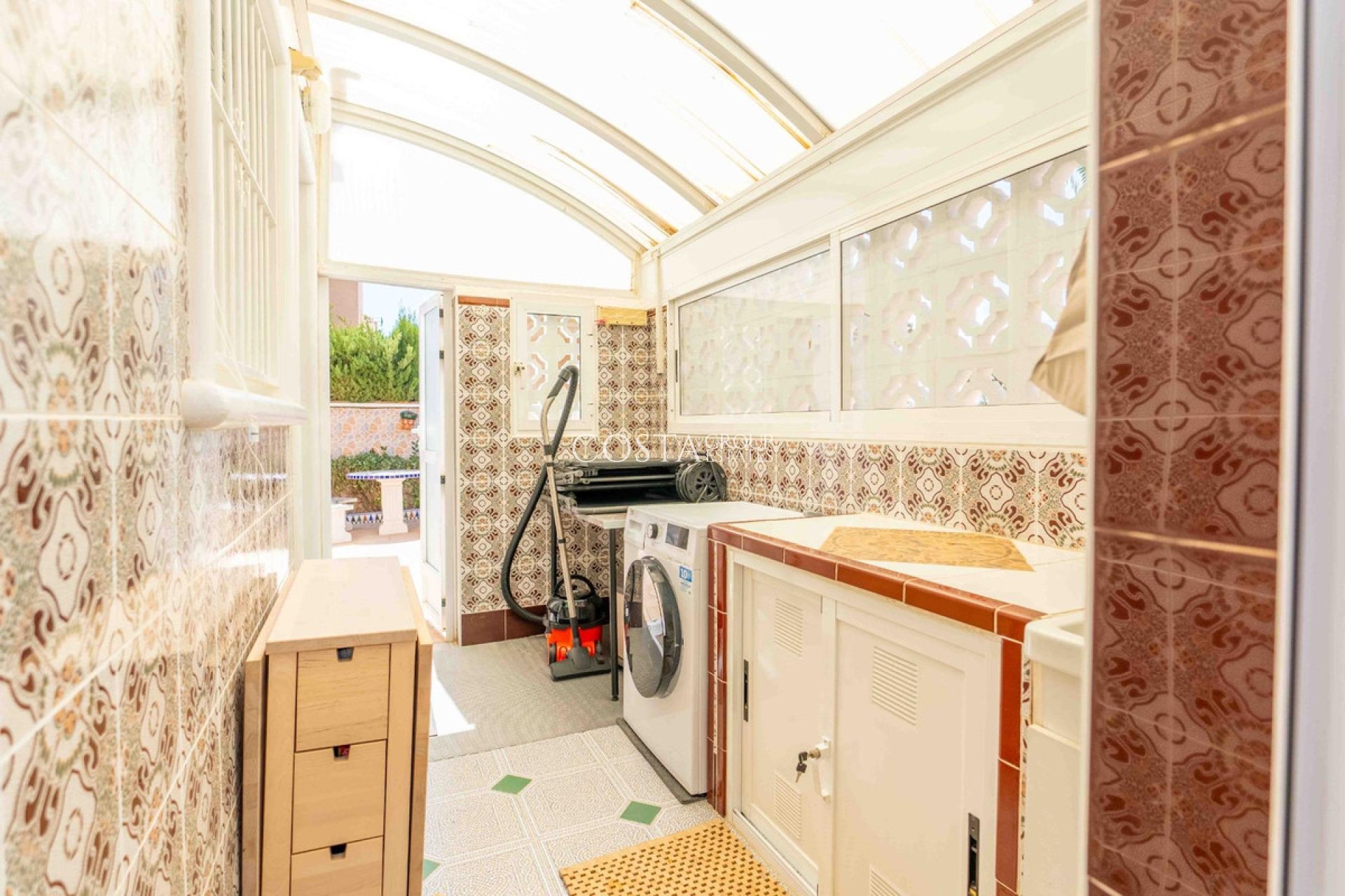 Herverkoop - Villa -
Orihuela Costa - Punta Prima