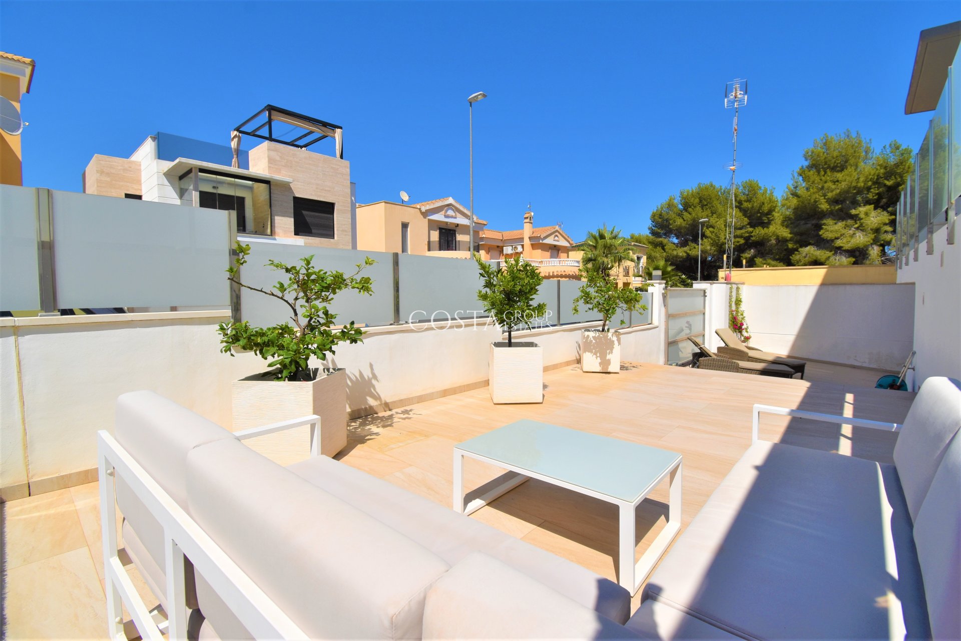 Herverkoop - Villa -
Orihuela Costa - Villamartín