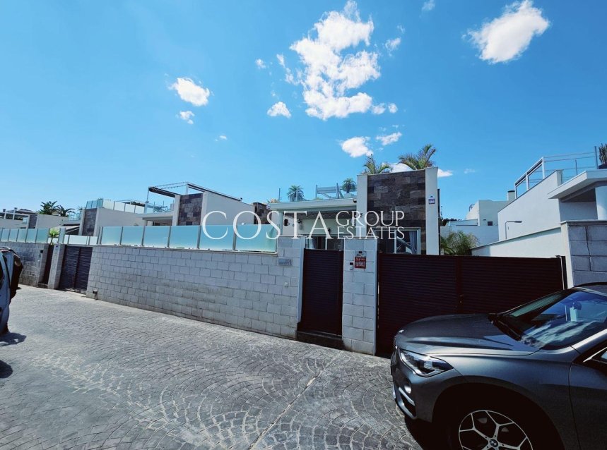 Herverkoop - Villa -
Orihuela Costa - Villamartín