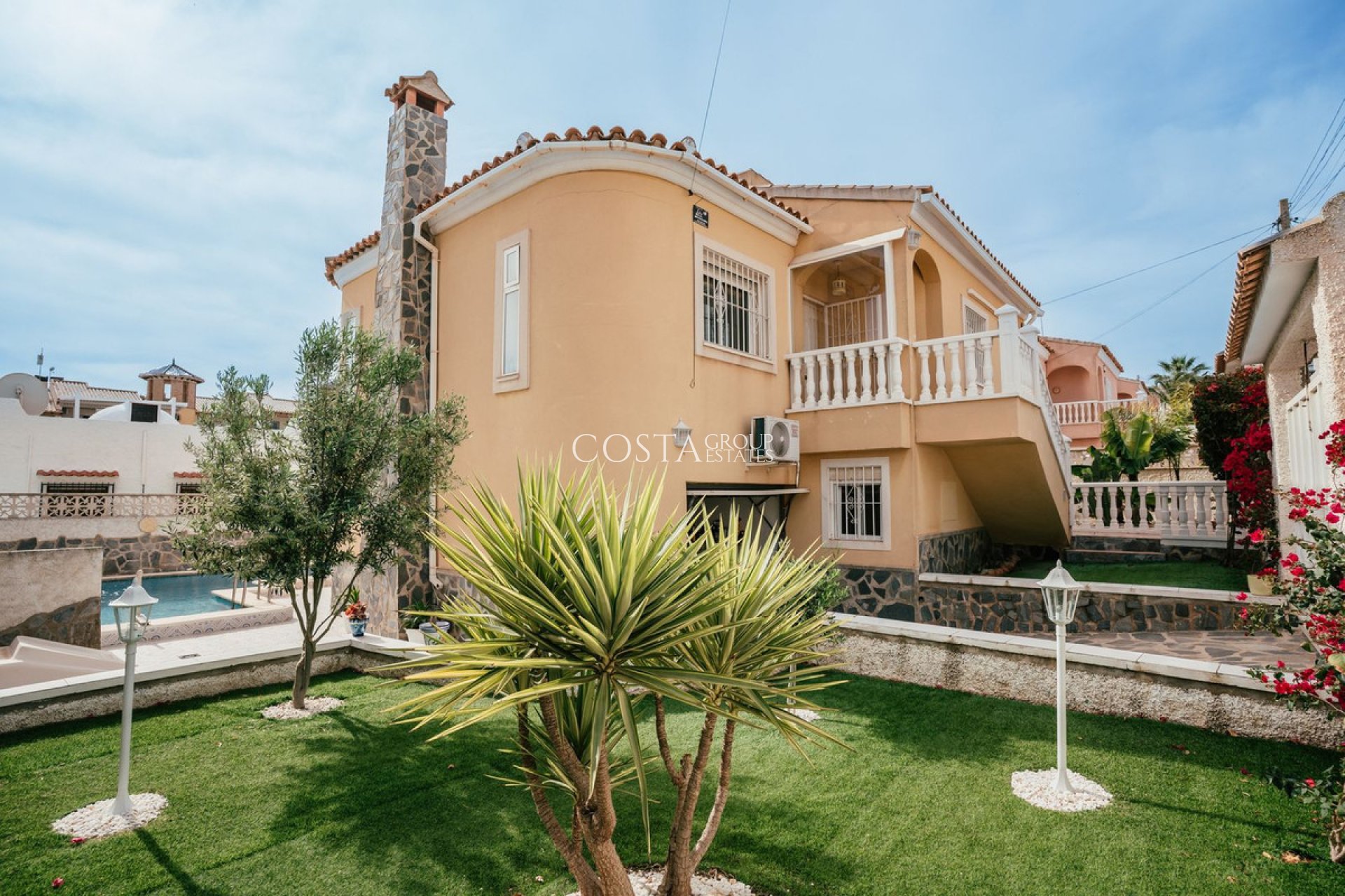 Herverkoop - Villa -
Orihuela Costa - Villamartin