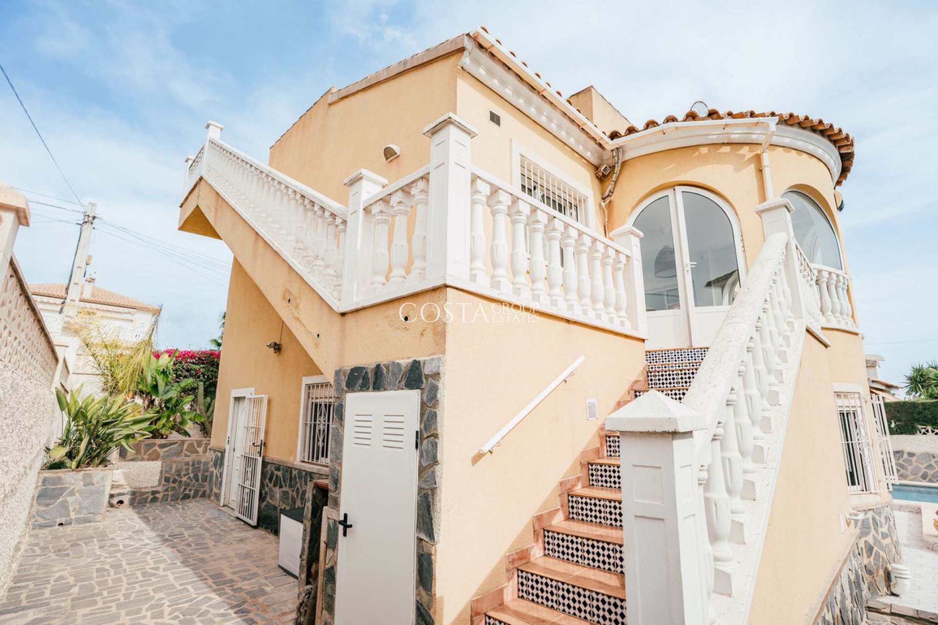 Herverkoop - Villa -
Orihuela Costa - Villamartin