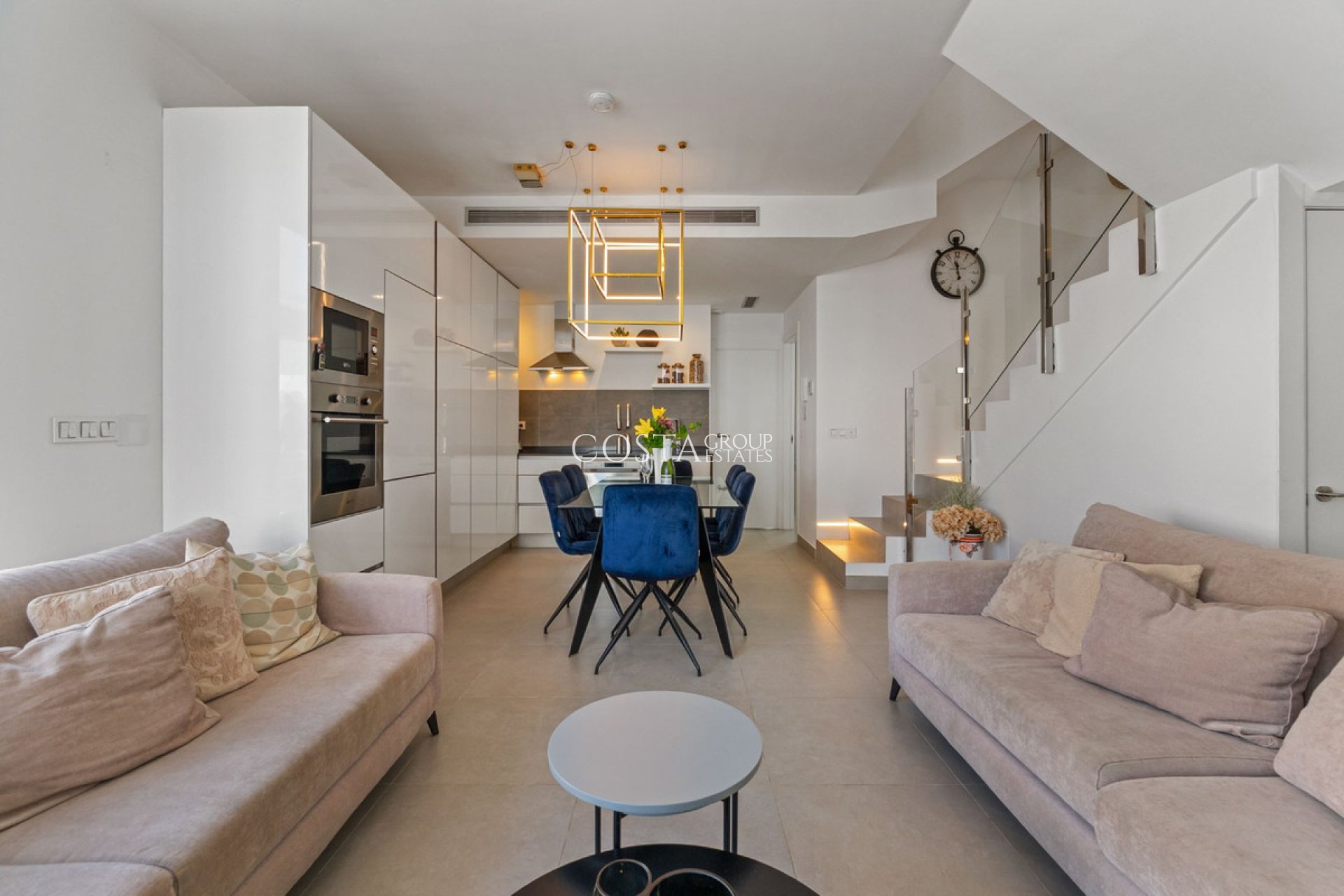 Herverkoop - Villa -
Orihuela Costa - Villamartin