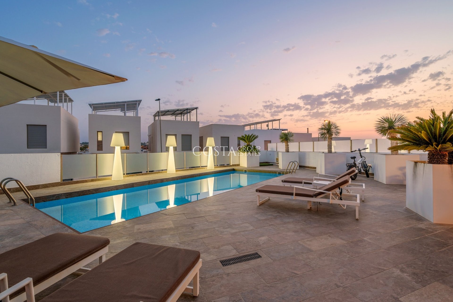 Herverkoop - Villa -
Orihuela Costa - Villamartin