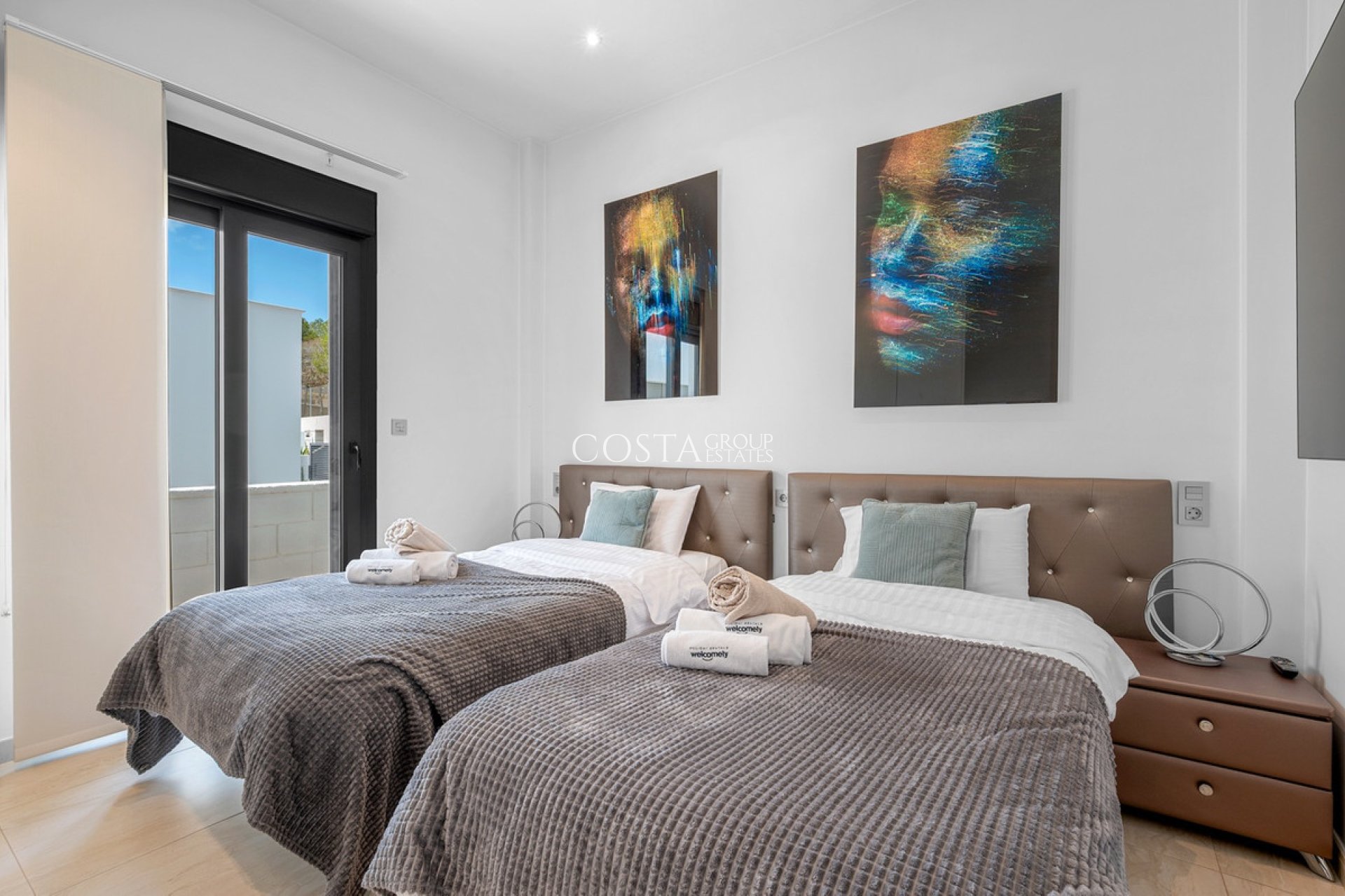 Herverkoop - Villa -
Orihuela Costa - Villamartin