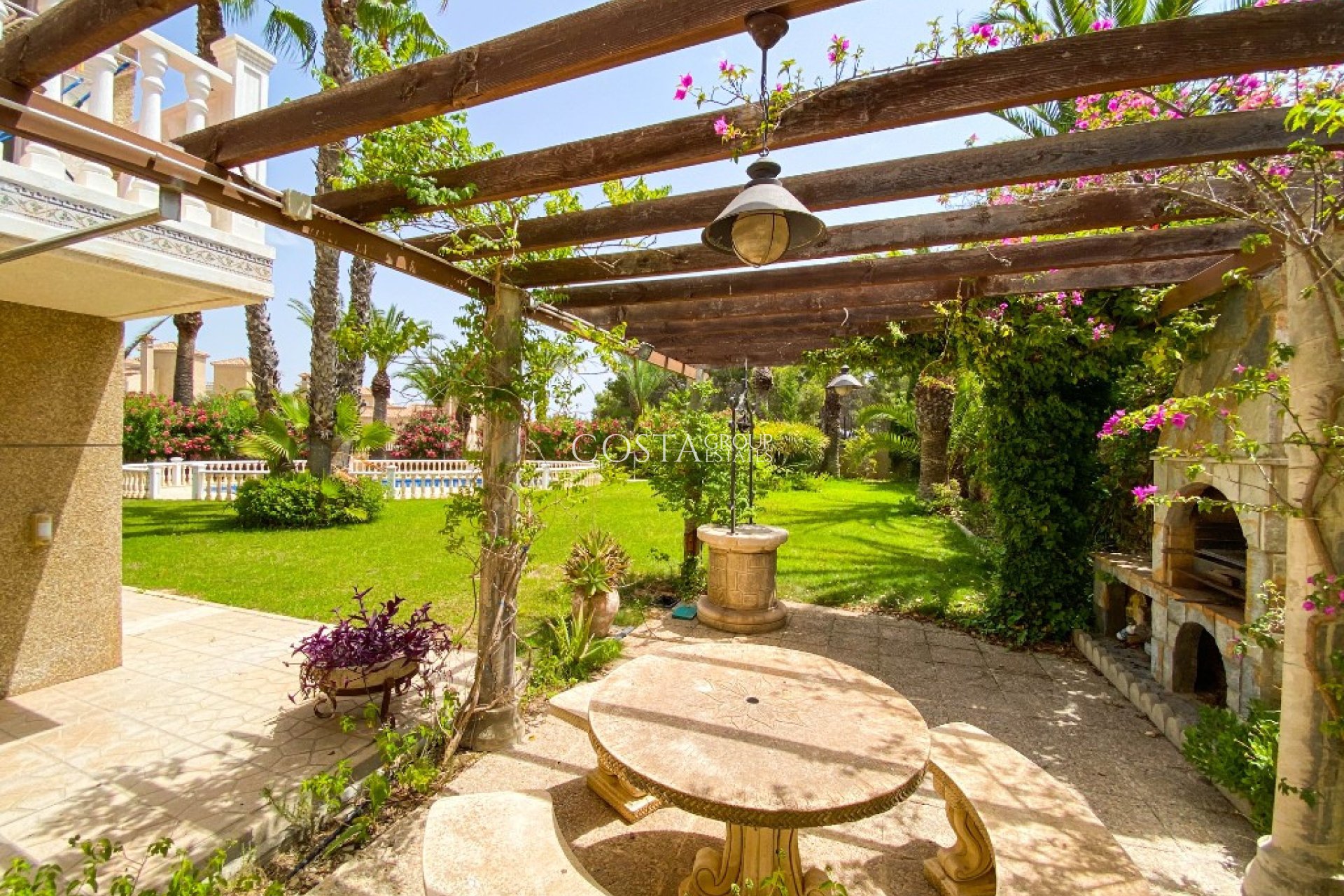 Herverkoop - Villa -
Orihuela Costa - Villamartin