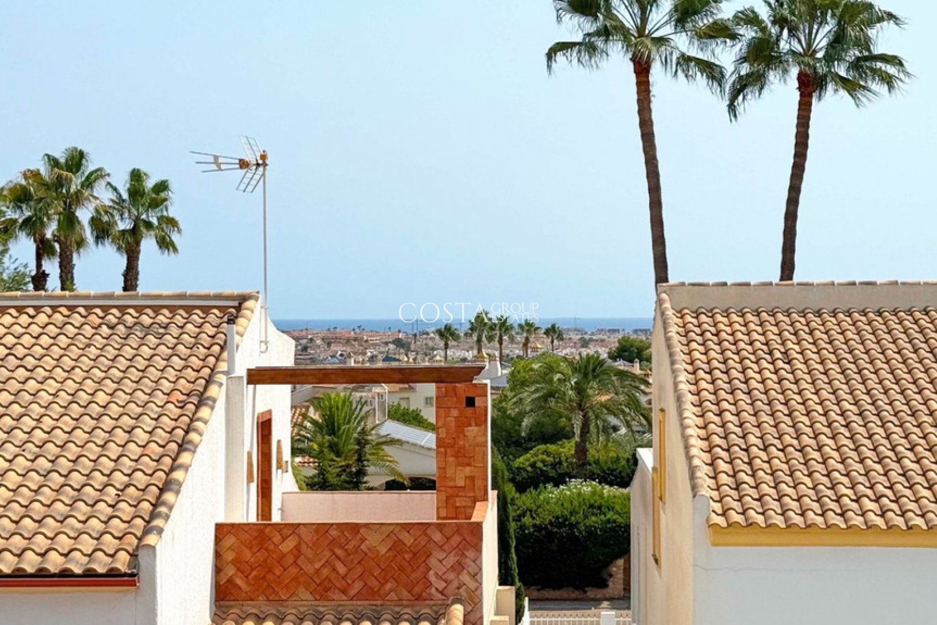 Herverkoop - Villa -
Orihuela Costa - Villamartin