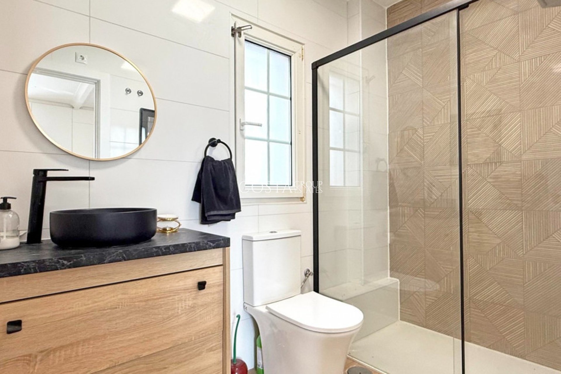 Herverkoop - Villa -
Orihuela Costa - Villamartin