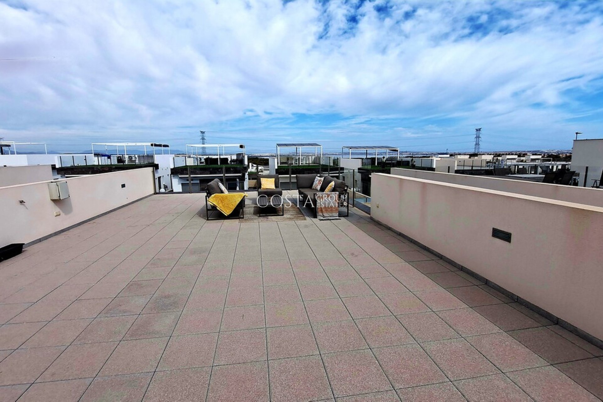 Herverkoop - Villa -
Orihuela Costa - Villamartin